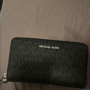 Michael Kors Black Wallet Classic Monogram